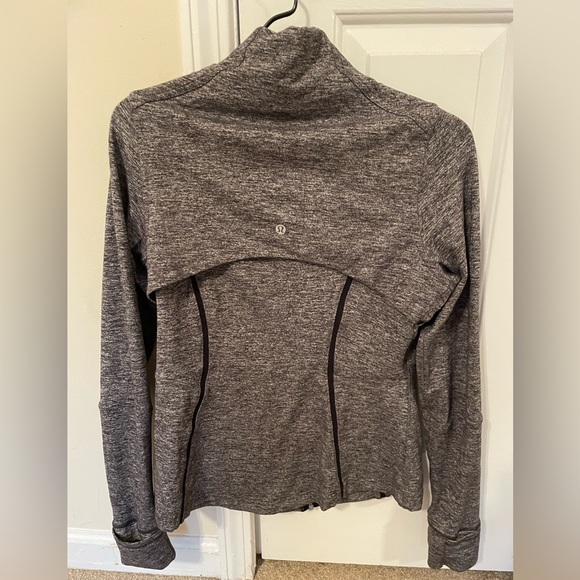 Women’s Lululemon Define Jacket, size 8 - Picture 4 of 5